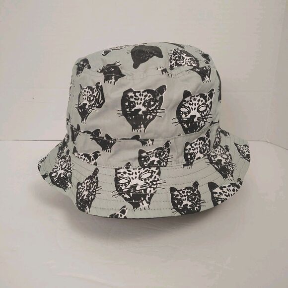 Volcom / OBX Netflix with Outer Banks/JJ Reversible Bucket Hat/Spotted - Picture 3 of 7